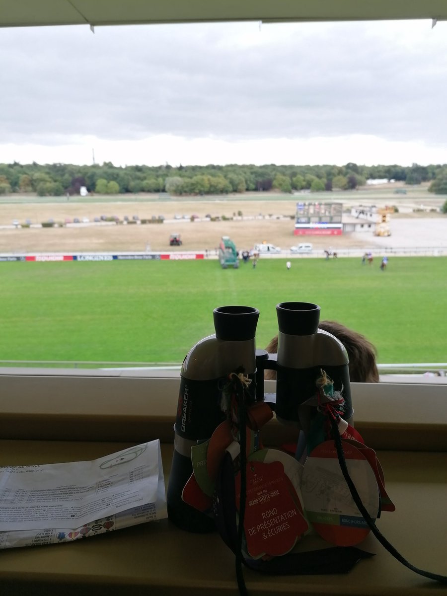 EliottPerrotel's tweet photo. Très heureux d'être revenu à @paris_longchamp, 8 mois après la fermeture de la saison !
Une belle journée de courses avec le plaisir de revoir les équipes de @francegalop et du #GTHP.
@courses_jeunes #hippique
#14juillet https://t.co/LVkUqBCefj