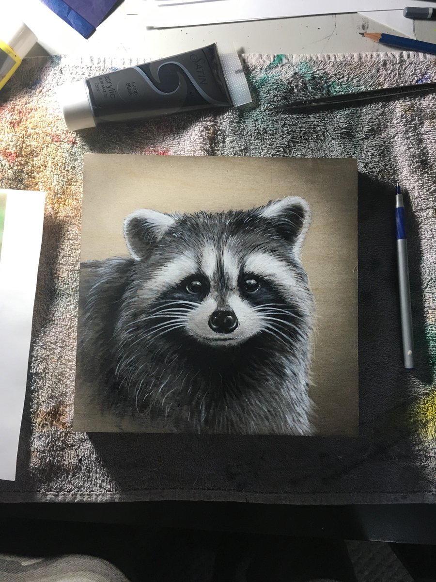 georgegroeg2's tweet photo. A couple small paintings.
#artist #paintsomething #random #trashpanda #daddylonglegs https://t.co/lW7oVOBK4I