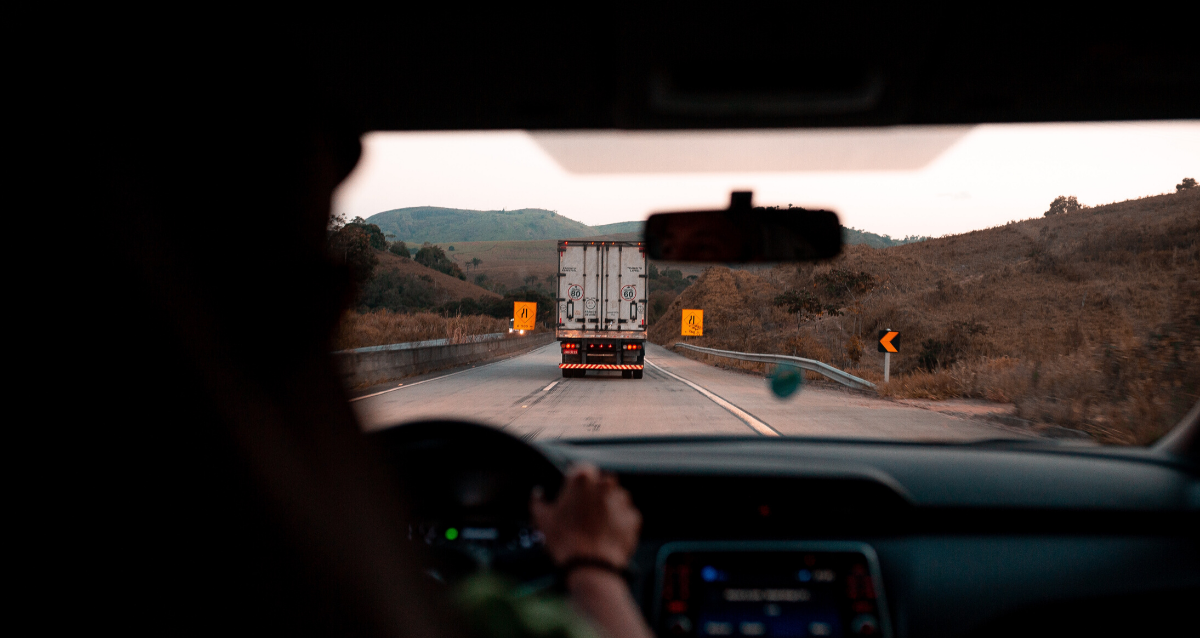 ArcherHub's tweet photo. You shouldn’t have to chase your shipment to know where it is. Secure your supply chain with end-to-end visibility that keeps you connected to your shipment no matter what with Archerhub. https://t.co/8KJiW5oOKF #visiblilty #supplychain https://t.co/bUbHu7sSJq