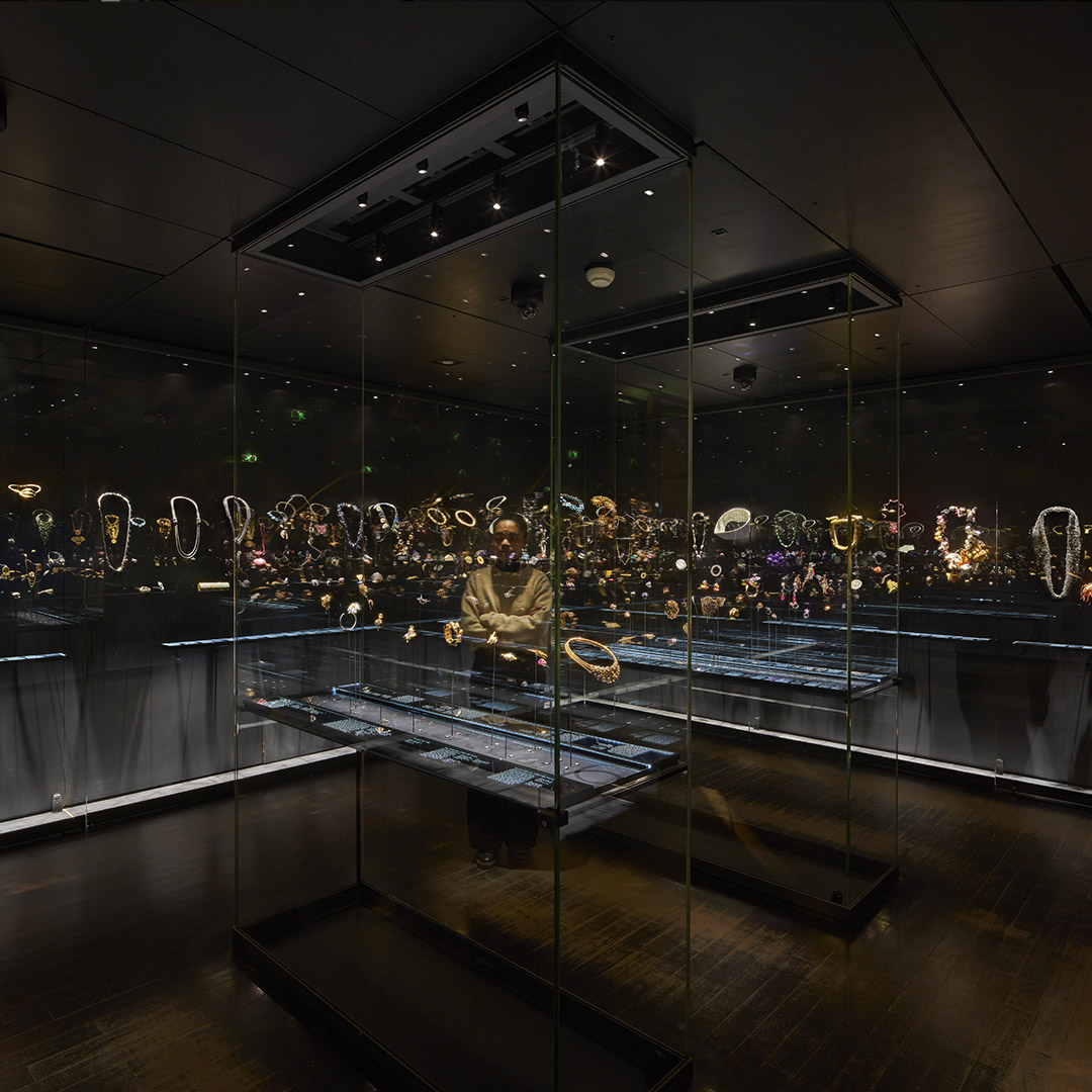 iGuzzini's tweet photo. A dreamlike and magical setting - curated by the studio Voyons Voir - to light up more than 7000 precious jewels at Galerie des Bijoux at the Musée des Arts Décoratifs in Paris 
➡️ Discover all the details of the project > https://t.co/6PxFRaKgiV https://t.co/6P8MiLUXKh