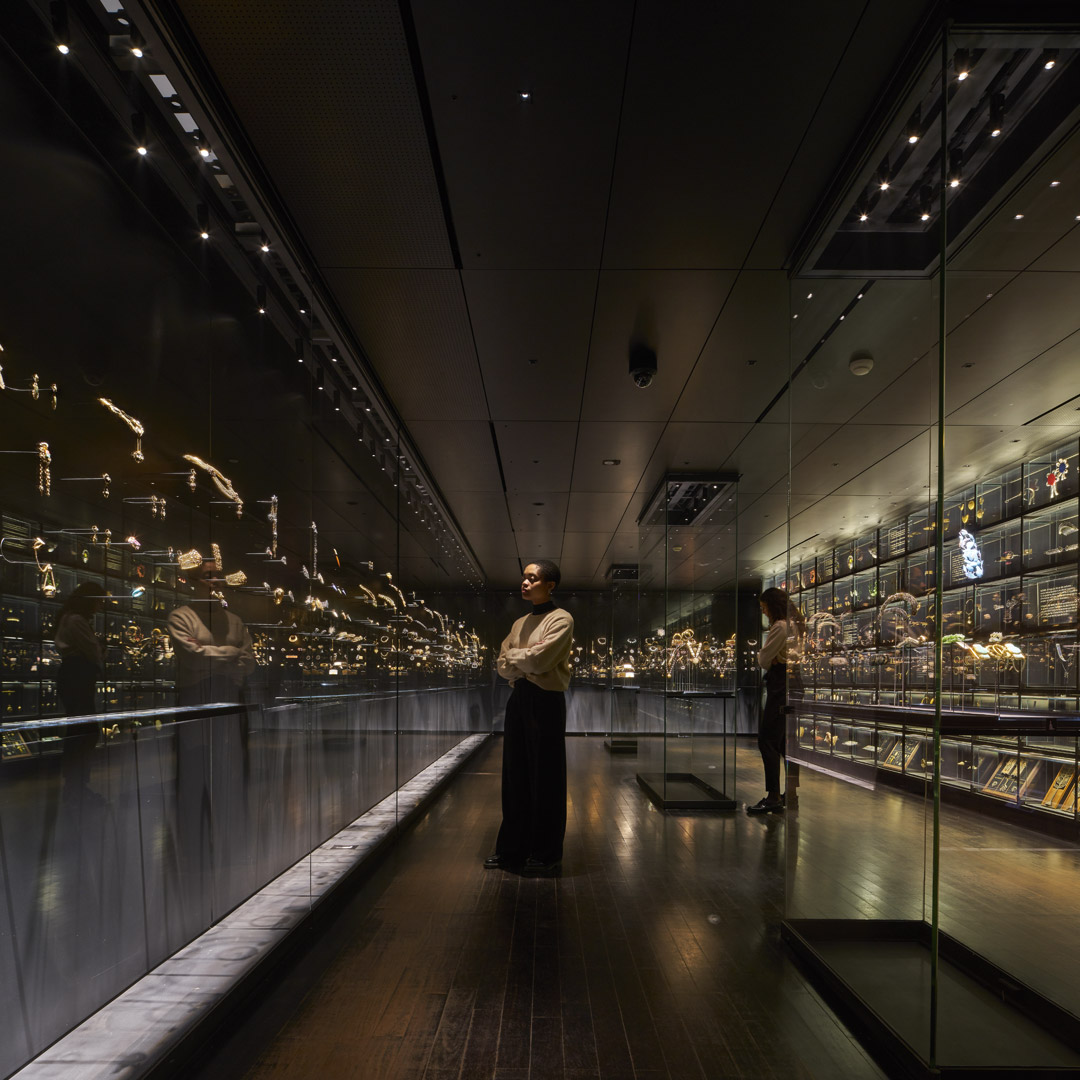 iGuzzini's tweet photo. A dreamlike and magical setting - curated by the studio Voyons Voir - to light up more than 7000 precious jewels at Galerie des Bijoux at the Musée des Arts Décoratifs in Paris 
➡️ Discover all the details of the project > https://t.co/6PxFRaKgiV https://t.co/6P8MiLUXKh