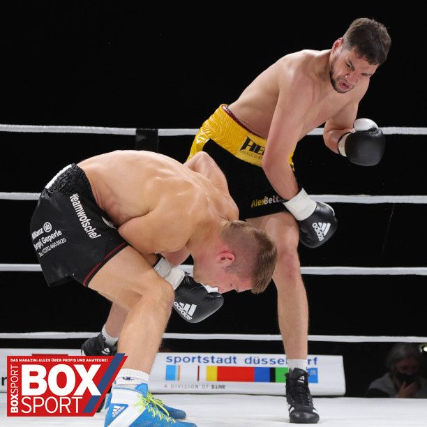 Das Box-Action-Foto des Tages: Sergej Wotschel duckt sich unter den Schlägen von <a href="/AhmedElmousaoui/">Ahmed El Mousaoui</a> ab (11. Juli 2020)⁠
⁠
Foto: imago images / Beautiful Sports
⁠
#boxen #boxsport #boxing #Ahmed El Mousaoui #SergejWotschel