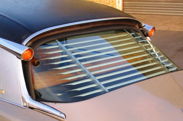 sjp_v8's tweet photo. Right car nerds, i suspect some of you may have louvre/blinds tendencies so it’s time to fess up. I’m considering a set of blinds for the SM a bit like these DS ones. Any experience/advice/horror stories welcome #carblinds #louvres #sunvisors #classiccars https://t.co/9wE9emYZVs