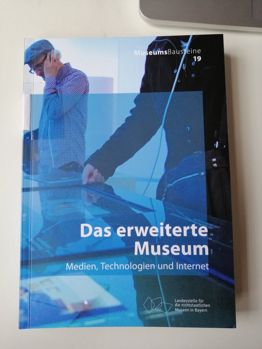 'Das erweiterte #Museum' (@Dt_Kunstverlag 2019) von der @LstfMBY ist ein sehr gutes Buch für Museumsmenschen, die strukturiert und gut vorbereitet eine Planung digitaler Museumsmedien in Angriff nehmen möchten! 💪 #DigSMus #DigAMus