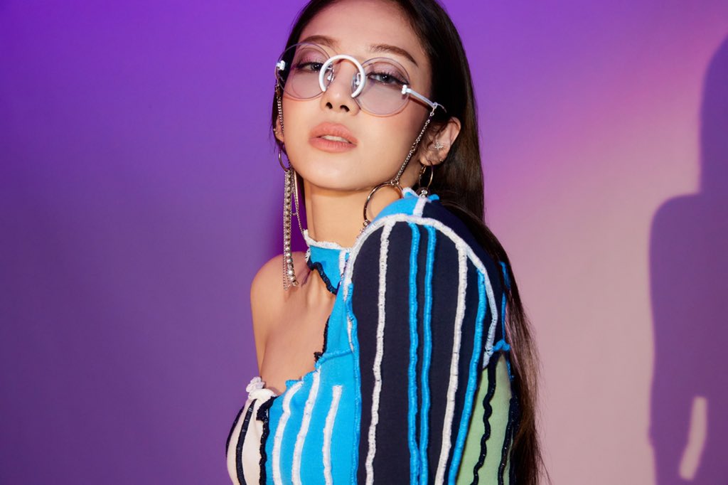 Hyoyeon_djhyo's tweet photo. HYO 4th Single [‘DESSERT’]
.
🎧2020.07.22 6PM (KST)
👉🏻https://t.co/vhnrBD5KDP
.
#dessert #디져트 https://t.co/c7LJGQSp4W