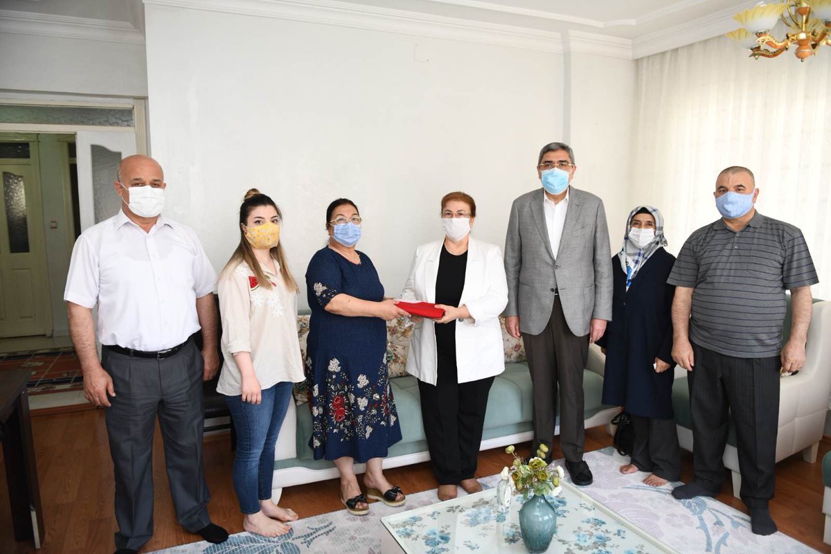 15 Temmuz Gazimiz Sayın Tugay Toprak’ın ailesini ziyaret ettik. 

Gazimize ve ailesine şükranlarımızı ilettik. 

Rabbim bizi ezansız, vatansız ve bayraksız bırakmasın. 

#15TemmuzuUnutma