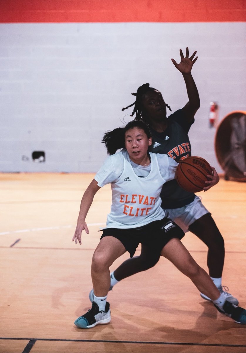 Elevate_Elite's tweet photo. 2023 5'6 G @AbbyCooch03 is one to keep 👀 on! Been getting a lot of attention since middle school! A crafty lefty that knows how to use her dribble to create, setup teammates, &amp; get to the rim! Also has a smooth shot w/ range! One of the best pgs in the 2023 class! https://t.co/7SrSMpS1Hd