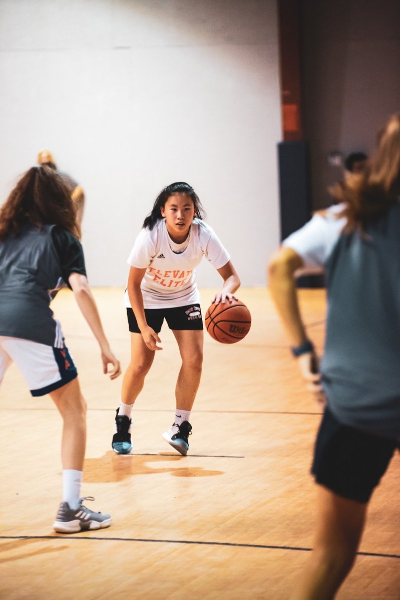 Elevate_Elite's tweet photo. 2023 5'6 G @AbbyCooch03 is one to keep 👀 on! Been getting a lot of attention since middle school! A crafty lefty that knows how to use her dribble to create, setup teammates, &amp; get to the rim! Also has a smooth shot w/ range! One of the best pgs in the 2023 class! https://t.co/7SrSMpS1Hd