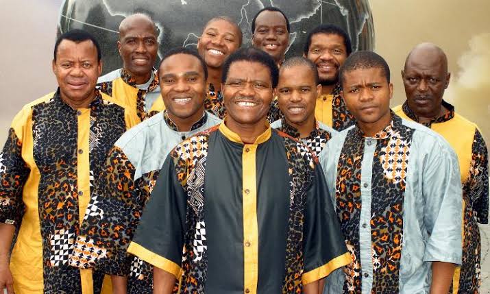 Группа африканских языков 5. Ladysmith Black Mambazo. Африканская группа. Африканских братьев. Фото группы африканцев.