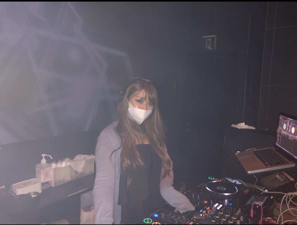 gemstone_dj's tweet photo. DJ SARA play now!!!

まだまだG3は遊ぶ時間あります💃

是非G3へ👍🏻✨

#g3osaka https://t.co/FrpBhJdb7Y