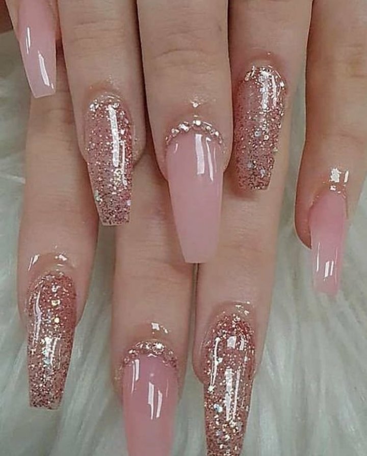 Encapsulado acrílico degradado  Anna Gálvez cursos de Manicura Online