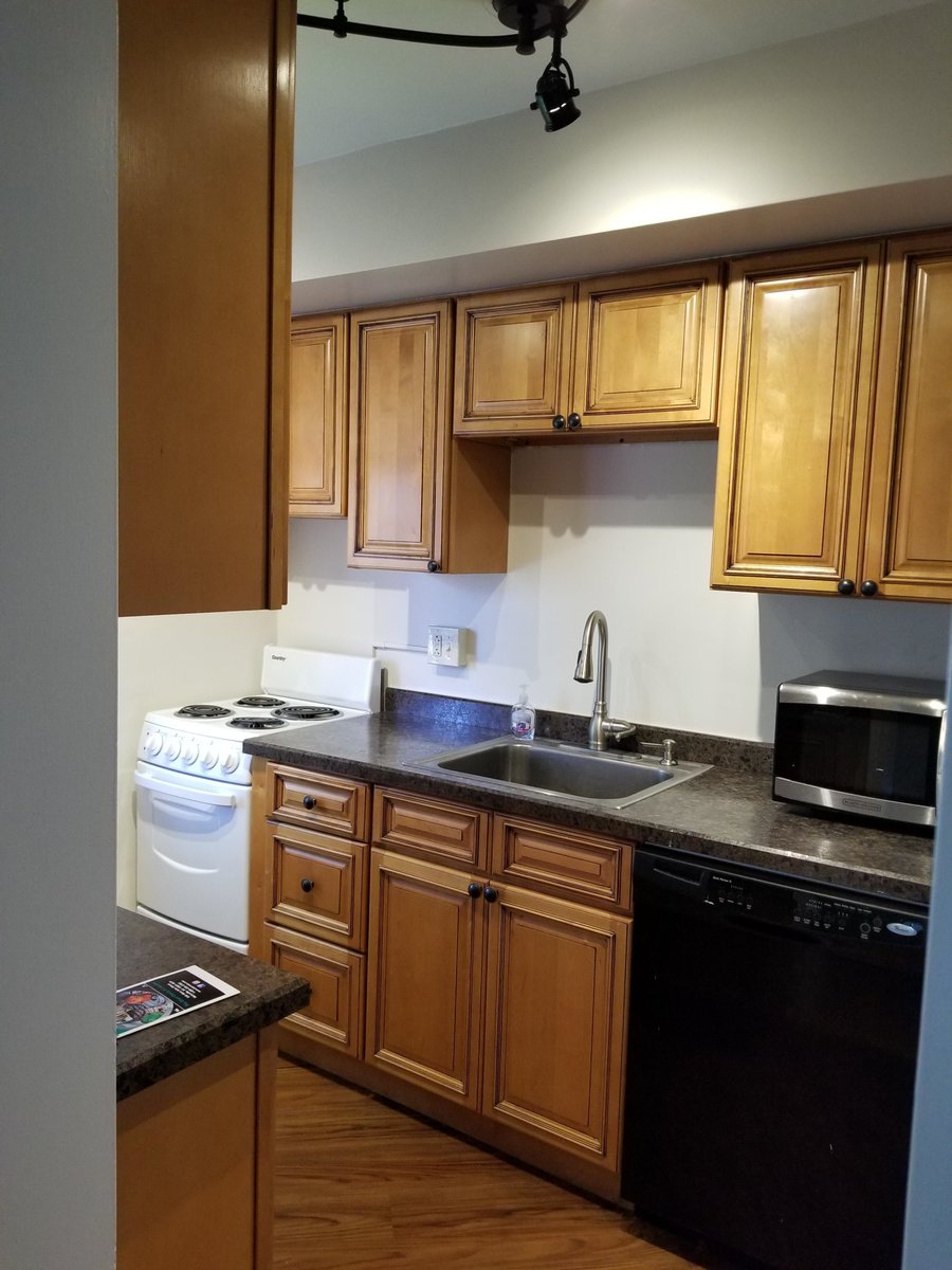 GlendaleDev's tweet photo. Available NOW at Canterbury Court Apartments on Lexington Ave. in the Elmwood Village! This 1BR, 1 Bath apartments is $1,025/mo and includes heat, water, electric, and trash removal!

Call our leasing office today and ask about unit 10-3C at Canterbury!😎 (716)748-6121! https://t.co/RMBUHGwVSB