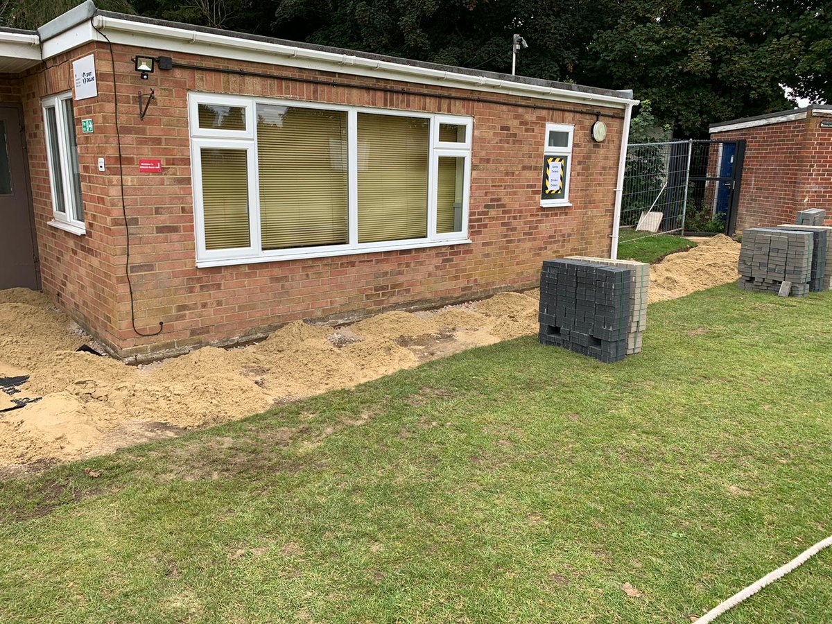 HoddyCCOfficial's tweet photo. Day 2 of #projectpatio π·ββοΈππ§
The old slabs are gone and the sand is in place. Now for the paving slabs to go down.
It may be tempting to keep this for a beach party, but it's going to look fantastic when completed.
#yoursecondhome #greenmachine https://t.co/QfjQ8loS6t