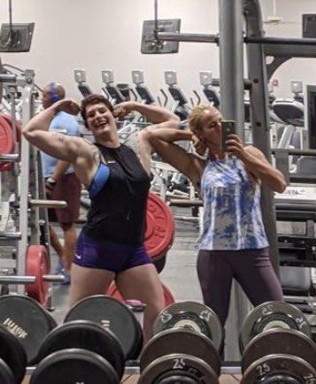 PlainestofJanez's tweet image. Call it goofy. Call it masculine. Call it unattractive. Call it unaesthetic. But what you can’t call it is fake. Muscles make you strong. Make you disciplined. And in my case and many other cases: they make you happy in a way no human being can. Fall in love with yourself!