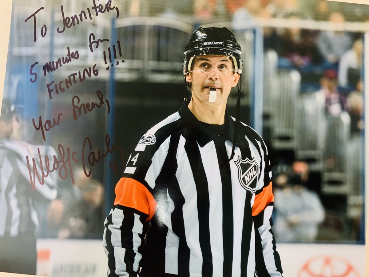 jennayCB's tweet photo. Everyone watches player highlights, I watch the “Best of Wes McCauley”!So this👇...this is everything!!! 🤩🤩
@AMacInnis2 you’re the best! #legend #fiveminutesforfighting #framingit https://t.co/NbyAH6T8Ne