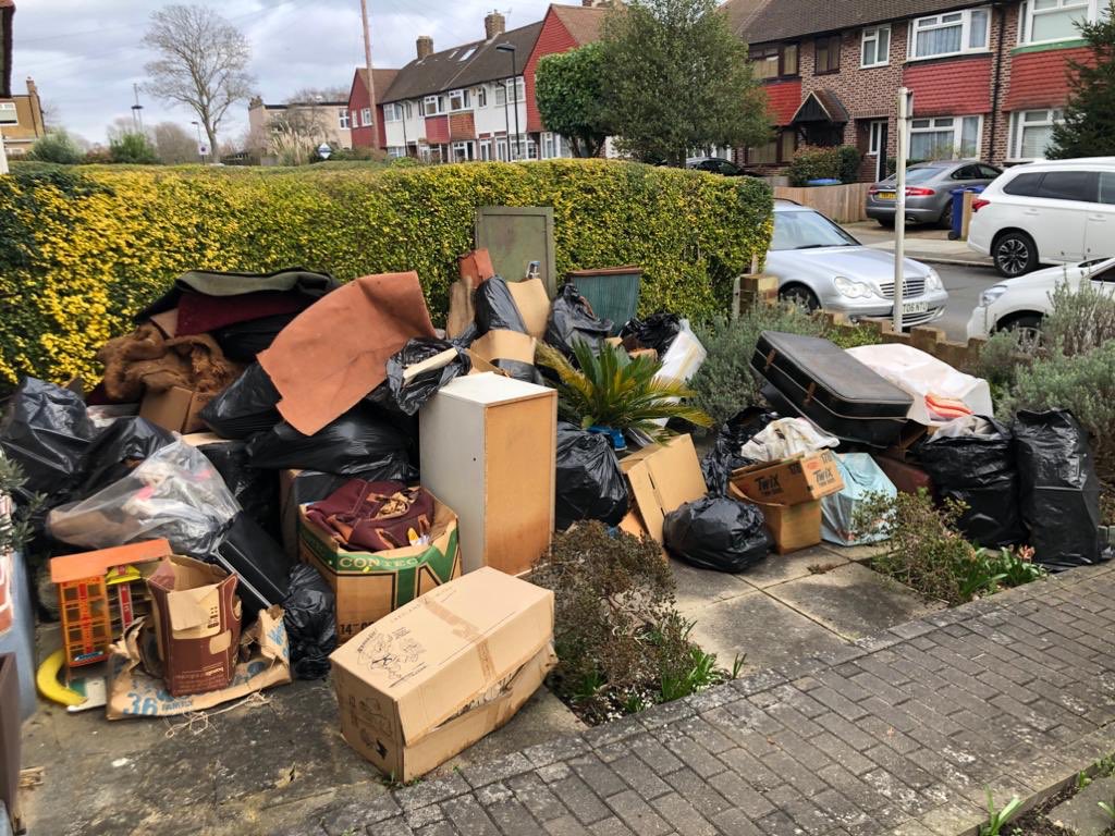 ThamesRubbish's tweet photo. Before and after from Twickenham call today for a free estimate
0203 291 3423 - 07985 235655
#rubbishremoval #Recycle #houseclearance #thamesrubbish https://t.co/hzB96B0o7O