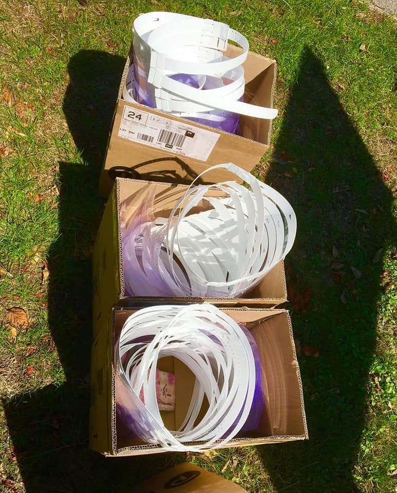 CommunityNetwo6's tweet photo. Massive thank you to @FormbyHigh
For their extremely kind donation of these face sheilds.
If anyone needs any please contact us
#CNOS #Facesheilds https://t.co/G2dYDGBQvH