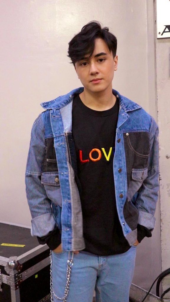 iam_olympia's tweet photo. Don’t lose yourself in waves after waves of negativity. Let nobody tear down your life’s wall of posivity. Those who truly support you—loudly or silently—are just right behind you &amp; beside you. We love you &amp; we’re proud of you. Happy Birthday, EJB! 🎉 

#MaligayangKaarawanEdward https://t.co/KKMNy5ZNSh