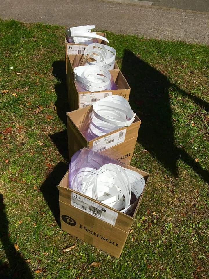 CommunityNetwo6's tweet photo. Massive thank you to @FormbyHigh
For their extremely kind donation of these face sheilds.
If anyone needs any please contact us
#CNOS #Facesheilds https://t.co/G2dYDGBQvH