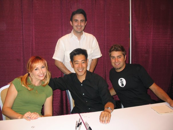 MichaelRuiz's tweet photo. Godspeed @grantimahara you are wonderful and will be missed.  This photo is from 2008.  I met @KariByron @grantimahara and @ToryBelleci and they were friendly and engaged with fans.  Saw them out at the con parties even. https://t.co/JCxekux7Ke