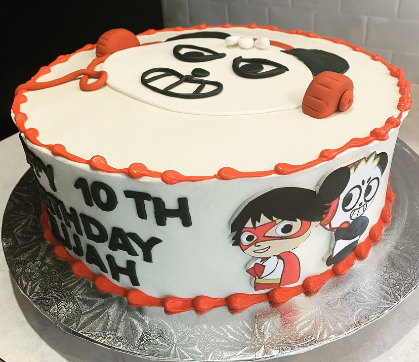 cluscakes's tweet photo. #combopandacake #combopanda #combopandaryansworld #birthdaycake #cartoons #kidparties 🐼 https://t.co/l6vXMHRw86