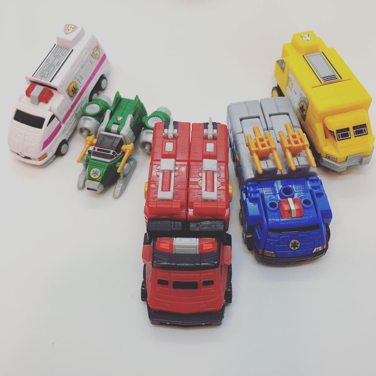 Captain_Subpar's tweet photo. VICTORY ROBO!
๐๐๐๐๐
#powerrangers #lightspeedrescue #lightspeed #rescue #prlr #megazord #minipla #toy #model #build #gogov #gogopowerrangers #zords #victory #robo #kyukyu #supersentai #sentai #itsmorphintime #actionfigures #toyphotography #emergency #nostalgia #bandai https://t.co/0B0f0SfgSX