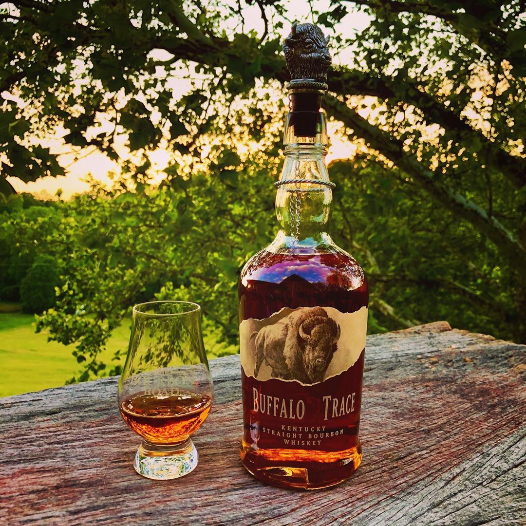 Fresh air, fresh pour.

ig: thebourbonroad