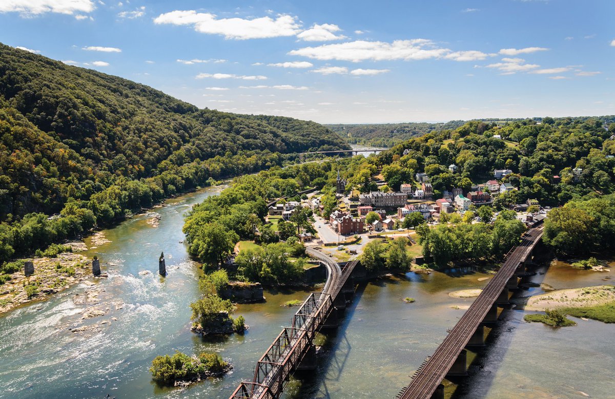 bruce_floors's tweet photo. The story of new Mineral from Barnwood Living® by 
@MarkBowe begins in a place where natural and industrial history live side by side: Mineral County, West Virginia. What’s your story? https://t.co/QMkoNGtnH4 
#BruceFlooring #Hardwood #HardwoodFloors #WestVirginia #BarnwoodLiving https://t.co/OdV13UuUZr