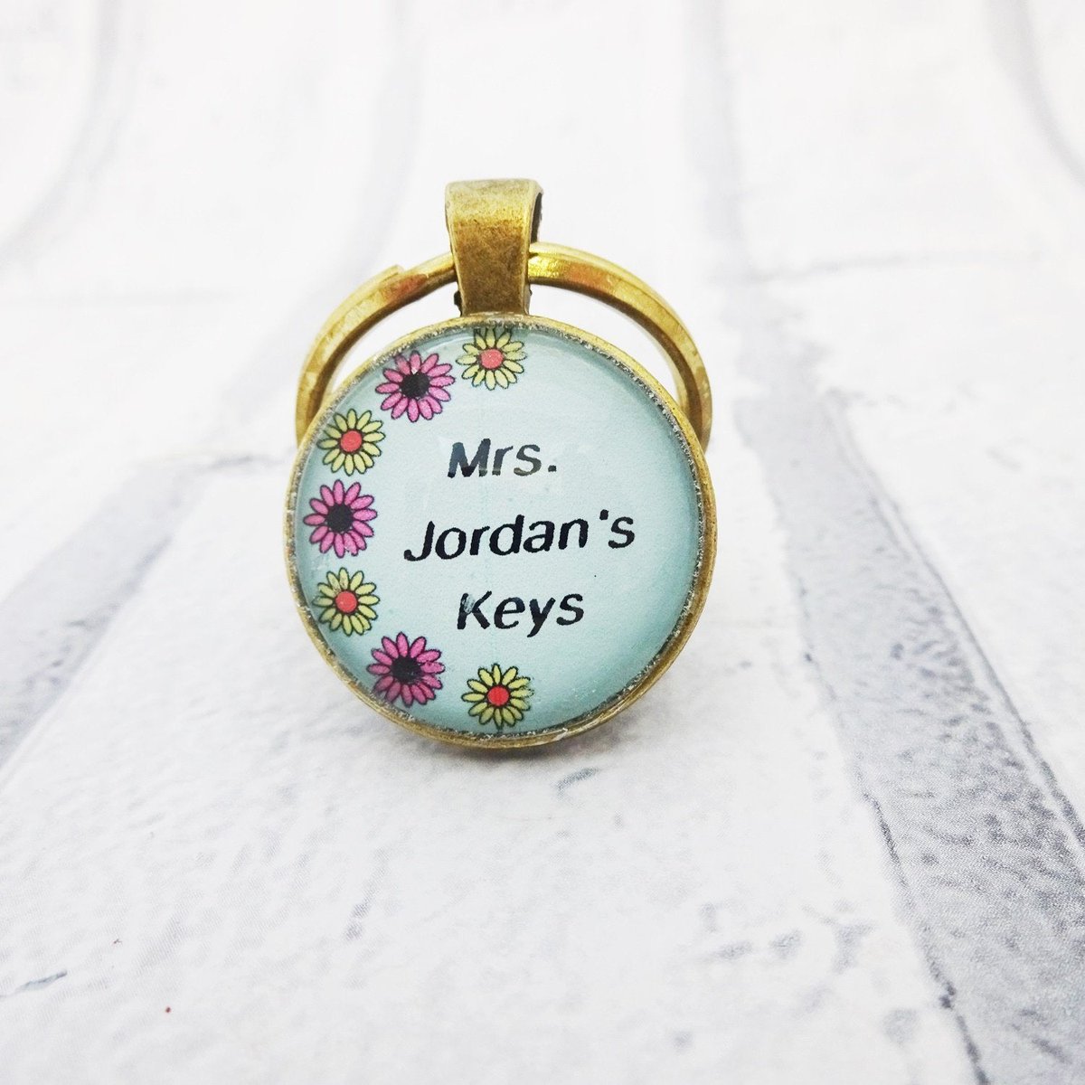 martisanne's tweet image. Personalised keyring, Custom keychain, teacher gifts,nappreciation gift, gift for her, personalised key fob, name keychain, Customised gift tuppu.net/e5f46757 #EtsyTeamUnity #TMTinsta #CustomizedKeychain