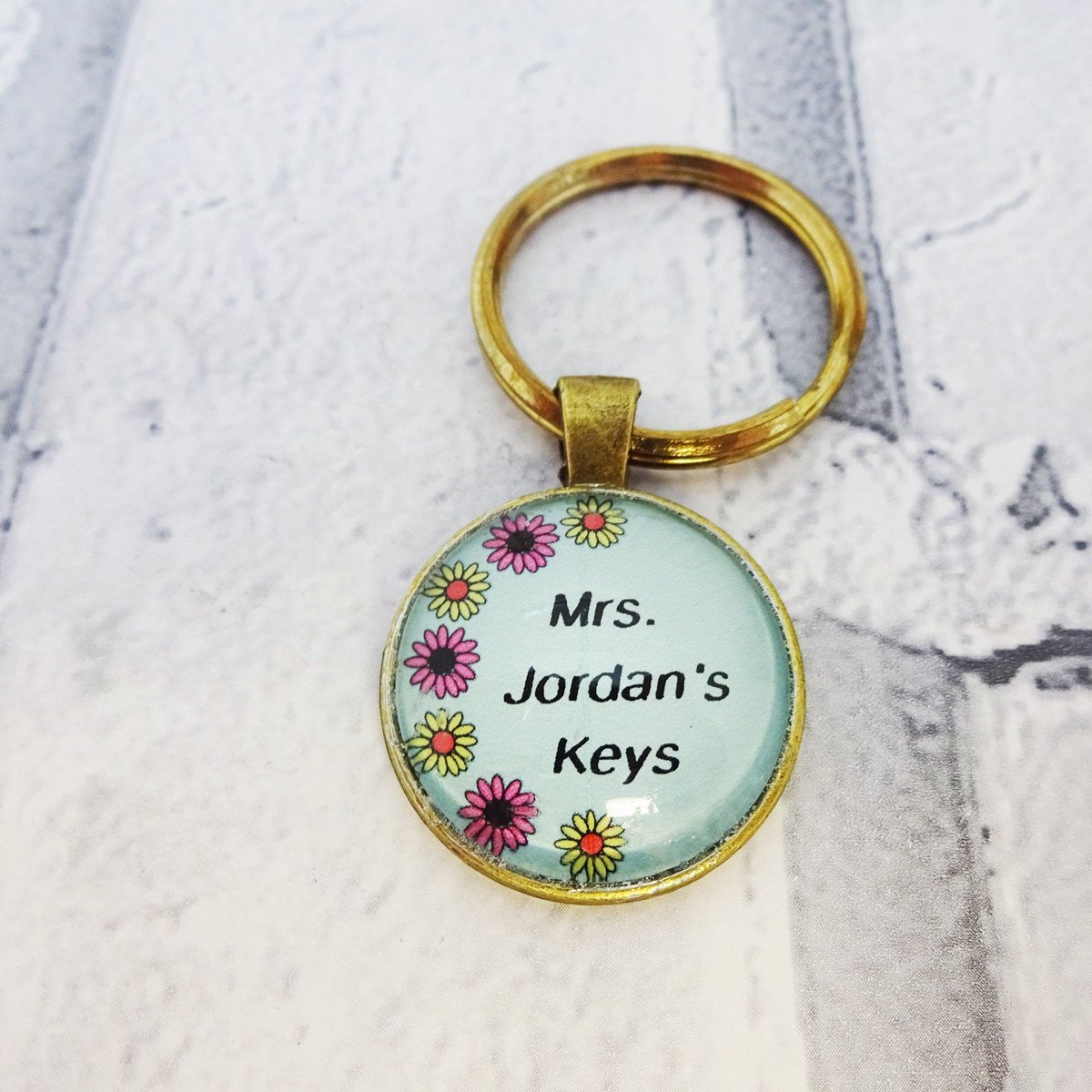 martisanne's tweet image. Personalised keyring, Custom keychain, teacher gifts,nappreciation gift, gift for her, personalised key fob, name keychain, Customised gift tuppu.net/e5f46757 #EtsyTeamUnity #TMTinsta #CustomizedKeychain
