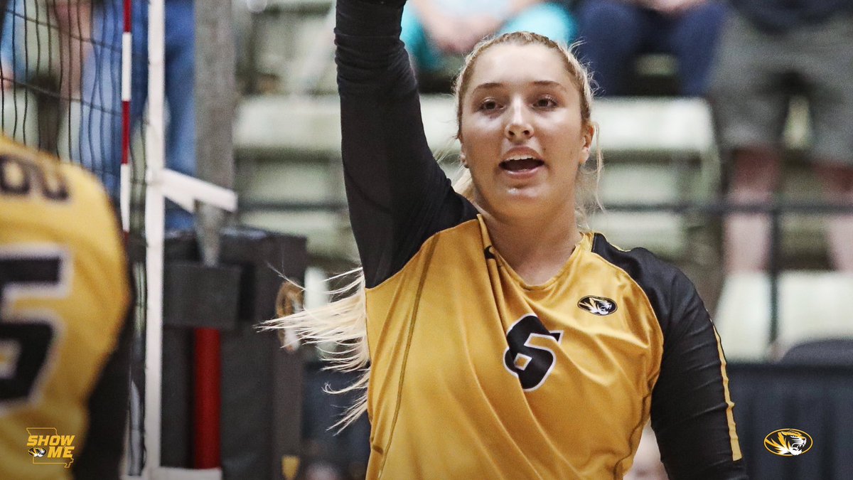 MizzouVB's tweet photo. Job well done by #Mizzou’s @cdillon1899 &amp; @kenna_sauer, as they earned a spot on the 2019-20 First-Year SEC Academic Honor Roll❗️

#MIZ | #ShowMe 🐯🏐 https://t.co/PflccVkERK