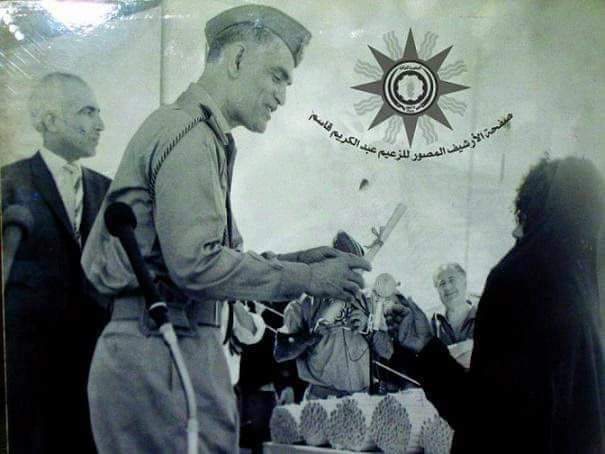 لماذا أحب شيعة العراق الزعيم قاسم أكثر من كل زعمائهم السياسيين السابقين والحاليين إلى درجة أنهم قدسوه ورسموا صورته في القمر رغم أنه كان (سنياً) حسب التوصيف المذهبي الحالي؟
لمعرفة الجواب اضغط على الرابط أدناه
facebook.com/10004938786370…