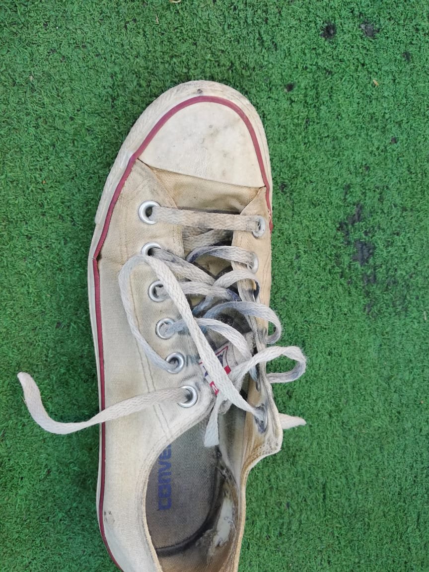 de_sfi's tweet photo. We keep it nice nd clean we washing sneakers at a price of R30👟👞🚘 bring 5 pair of shoes 5th pair it's for free https://t.co/4oEccDMUuy