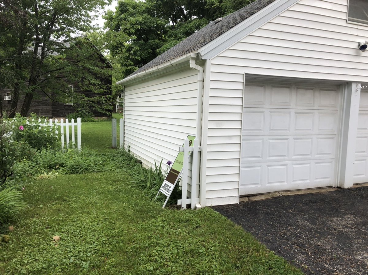 keeneyhomeserv's tweet photo. Do you have problems with pine needles? LeafGuard is a fantastic solution for keeping pine needles from getting caught up in your gutters and clogging them up. 

#ExpertsFromTheAtticUP #WisconsinContractor #LeafGuard #Wisconsin #Gutters https://t.co/EiCzEZop97