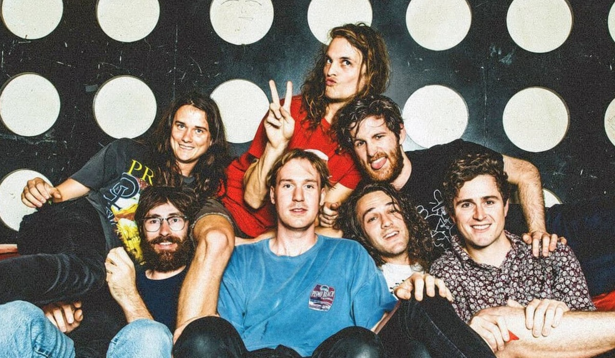 consequence's tweet photo. Australian garage rock heroes @KingGizzard and the Lizard Wizard are back with a sweet new single, "Honey". Watch the music video: https://t.co/H5628r0b80 https://t.co/pPnzpbc2Om