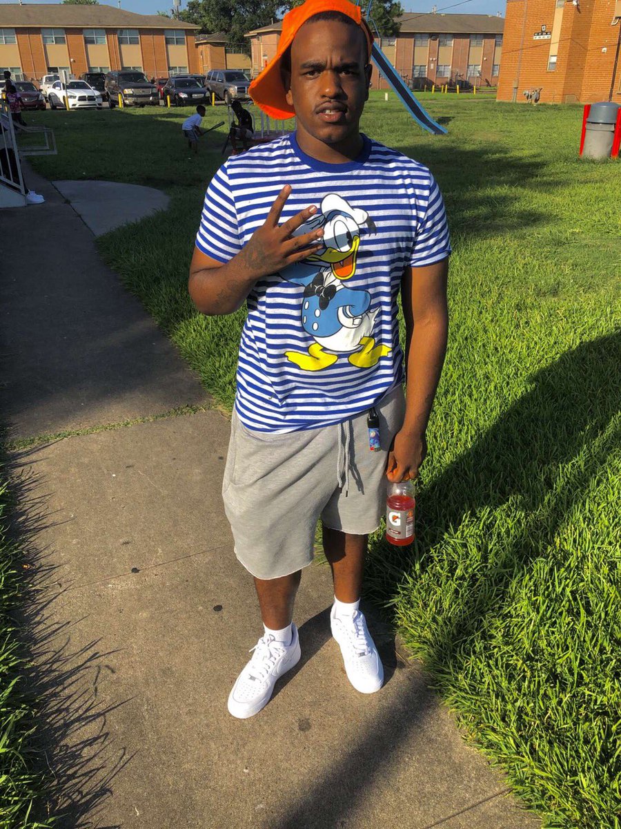 4Boylilky's tweet photo. 4Gang #Freethacenterpiece💂🏾™️ https://t.co/jc4H84I8n8