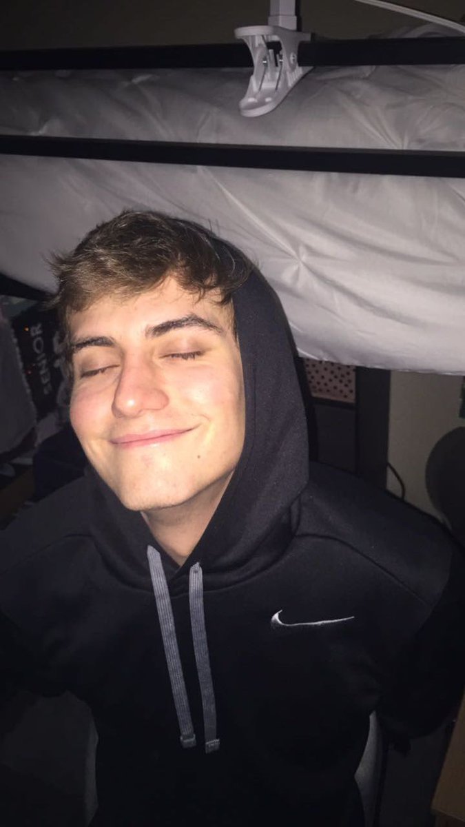 Ali_Weber23's tweet photo. Happy birthday old man🧚🏼‍♂️💕👾
2 years with ya has been exhilarating. Thank you for always making me laugh. Hope your day is A1. love you sm :) https://t.co/dU6PsbGCx6