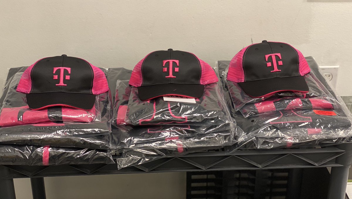 harrisdonniejr's tweet photo. We got our New @TMobile uniforms in! My team is pumped! 💪🏾💪🏾#FastandFirst https://t.co/O7PCNCOYAp