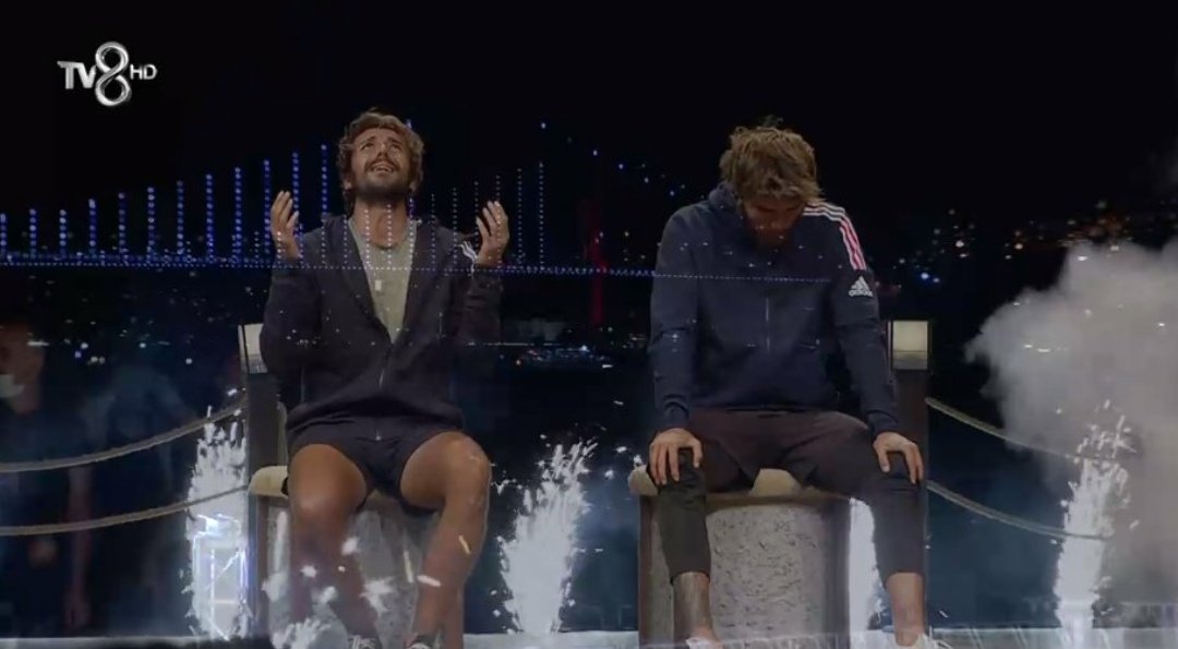 CccfcCan's tweet photo. Şu fotoğraflara bakıp uzunca bir süre mutlu olacağım... HAK EDEN KAZANDI tebrikler Şampiyon
ŞAMPİYON CEMAL CAN
#survivor2020 #cemalcan https://t.co/mdHvemIiFp