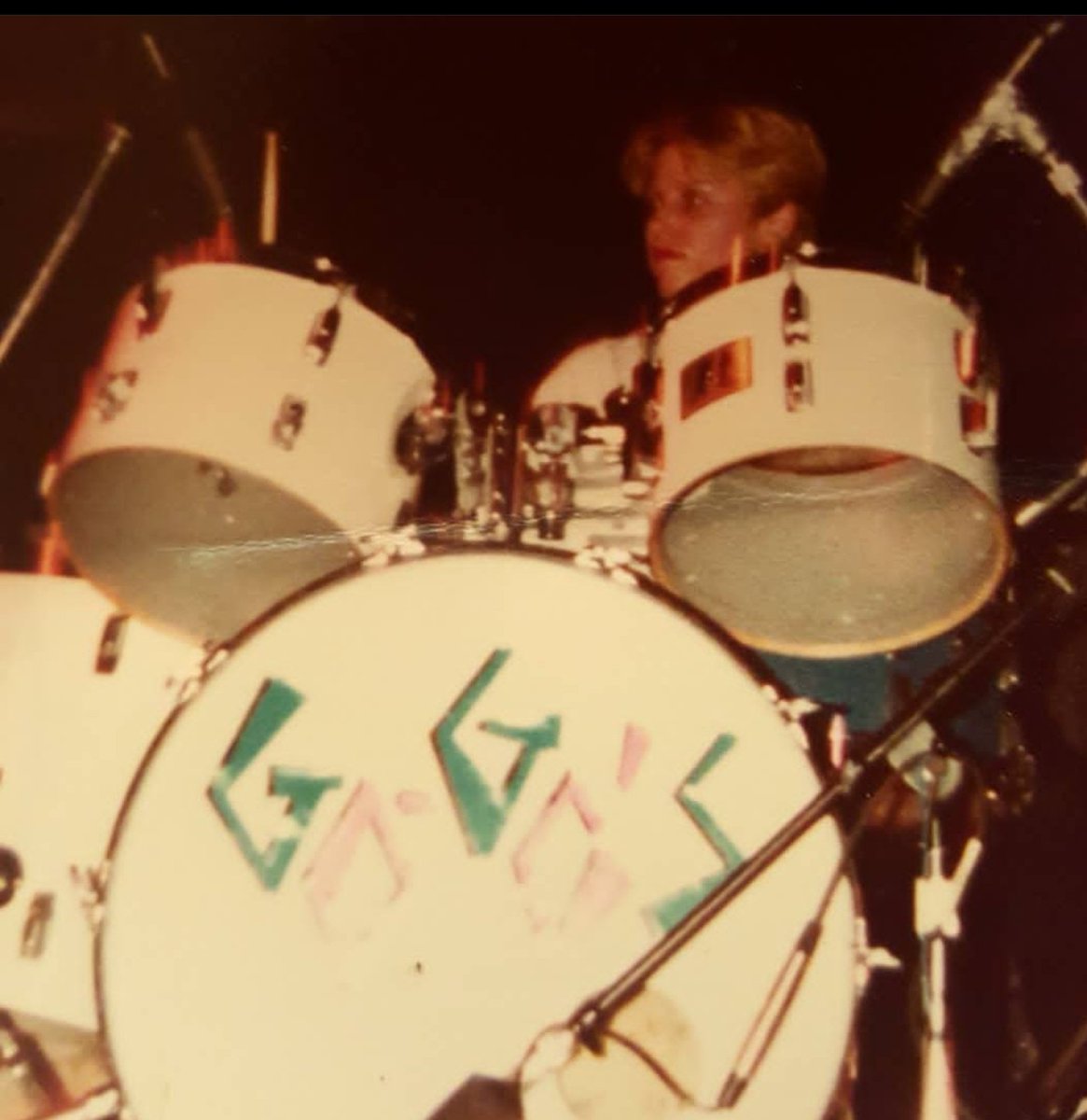 planetgogos's tweet photo. #thegogos #lapunkscene #riotgirls #punkfashion #punkrockhistory https://t.co/sdnAPYkS9t