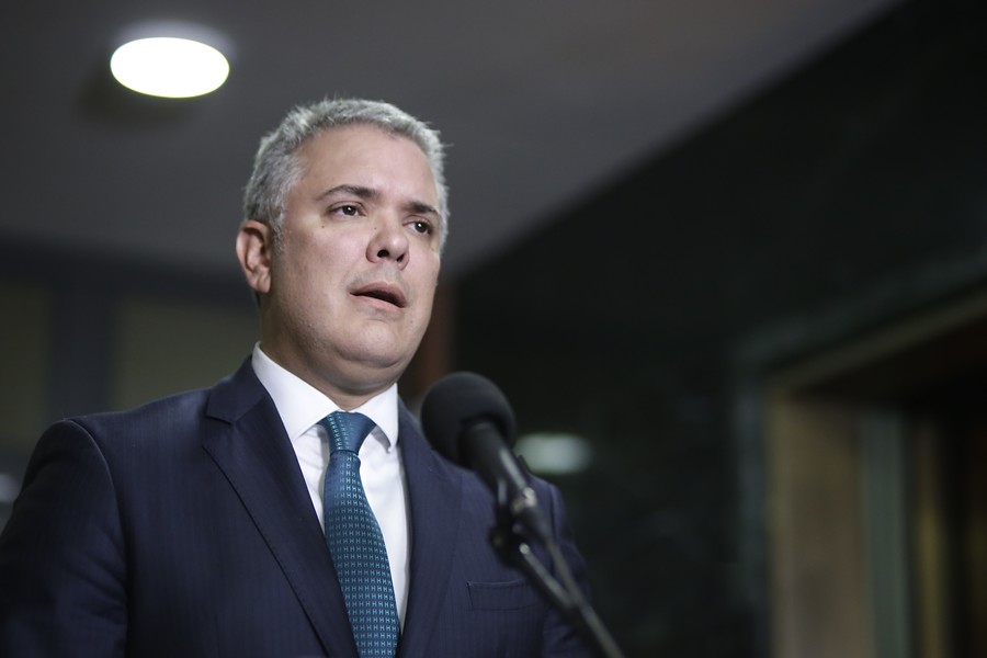 WRadioColombia's tweet photo. #NoticiaW El presidente @IvanDuque asegura que no existe información que permita establecer que el día sin #IVA fue el culpable del aumento de contagios >> https://t.co/AMNglsACd7 https://t.co/Wir3gsxWQ3