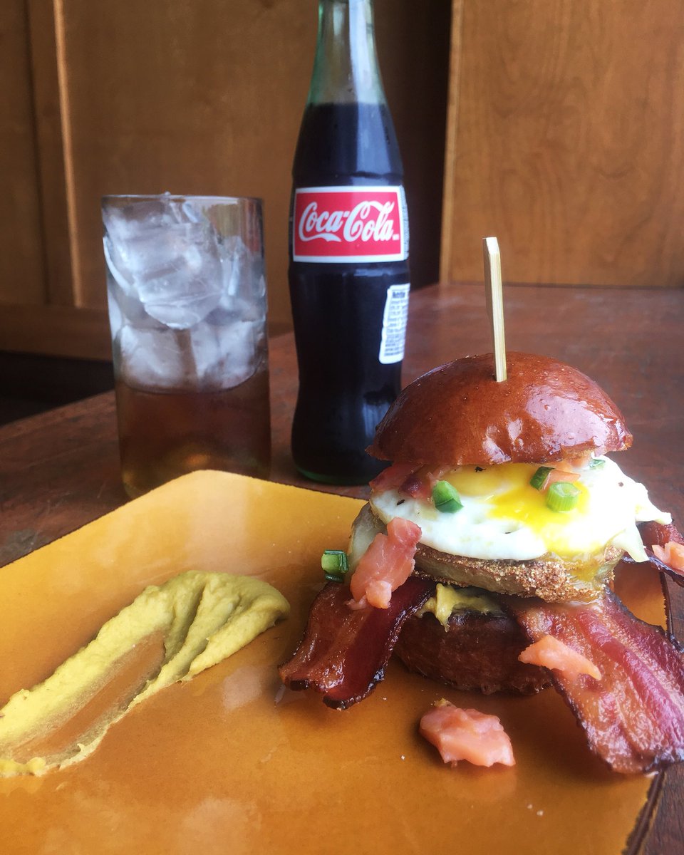 BourbonAndBaker's tweet photo. Special: Fried Green Tomato Slider $9– Toasted egg wash bun stuffed with fried green tomato, avocado hummus, pecan bacon, broiled egg, gruyere, & spicy smoked salmon relish. #TuesdayBoozeday #SmallPlateSpecial #GFBC #GoodEffinBourbonAndCoke #DowntownMHK https://t.co/40QvvdriDo