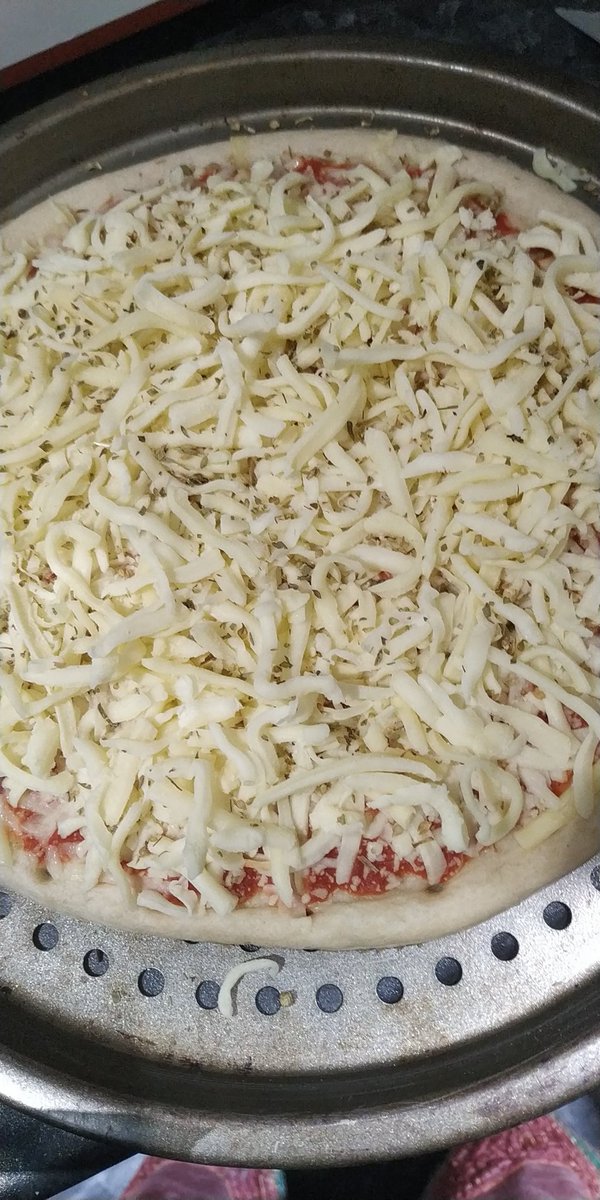 added oregano because pizza is incomplete without it 