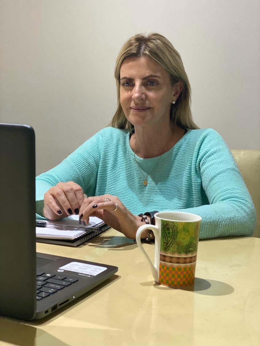 marisafassi's tweet photo. Tuvimos el primer encuentro de mujeres de Cañuelas, donde charlamos sobre todas las políticas de género que pusimos en marcha, especialmente en esta cuarentena donde muchas están sufriendo una situación de violencia. Además, empezamos a organizar la primera peña virtual. https://t.co/gV9lxQGuQn