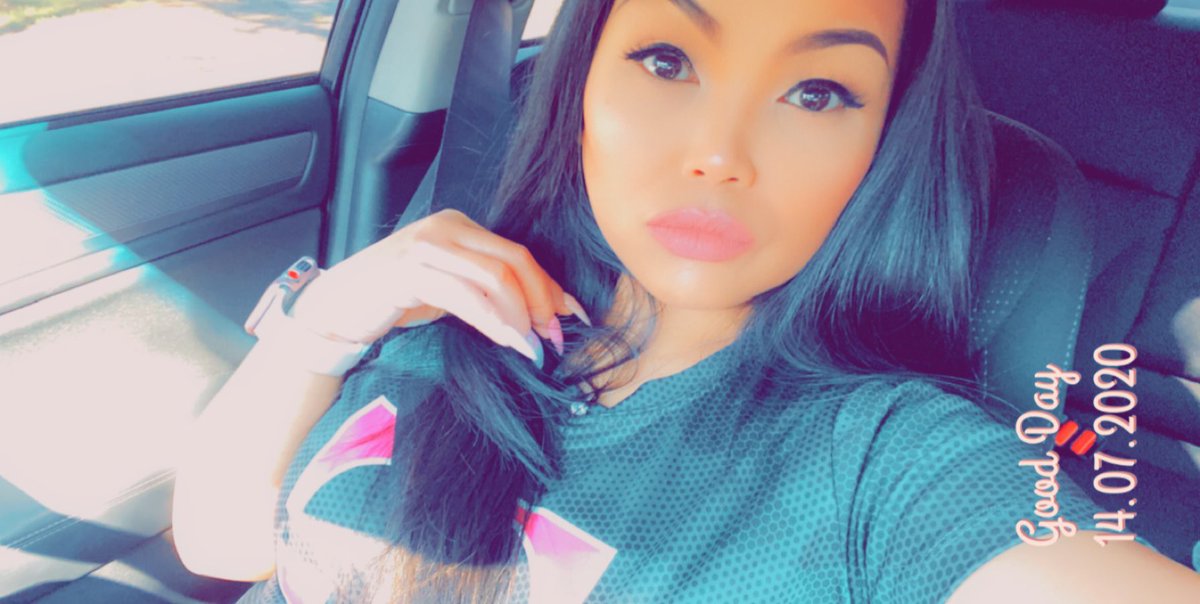 #NewTMobile #nicetobeback #TMobileTuesdays 😂😂 #snapfilter 🤷🏻‍♀️🤷🏻‍♀️🤷🏻‍♀️