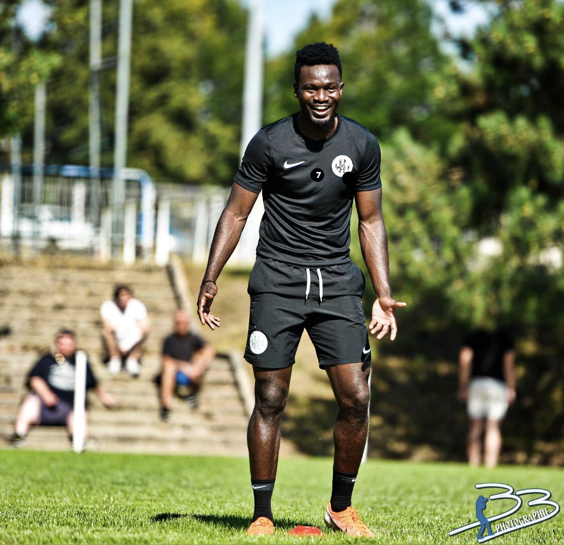 Back at it 😂📸<a href="/StadePoitevinFC/">Stade Poitevin FC</a> 👌