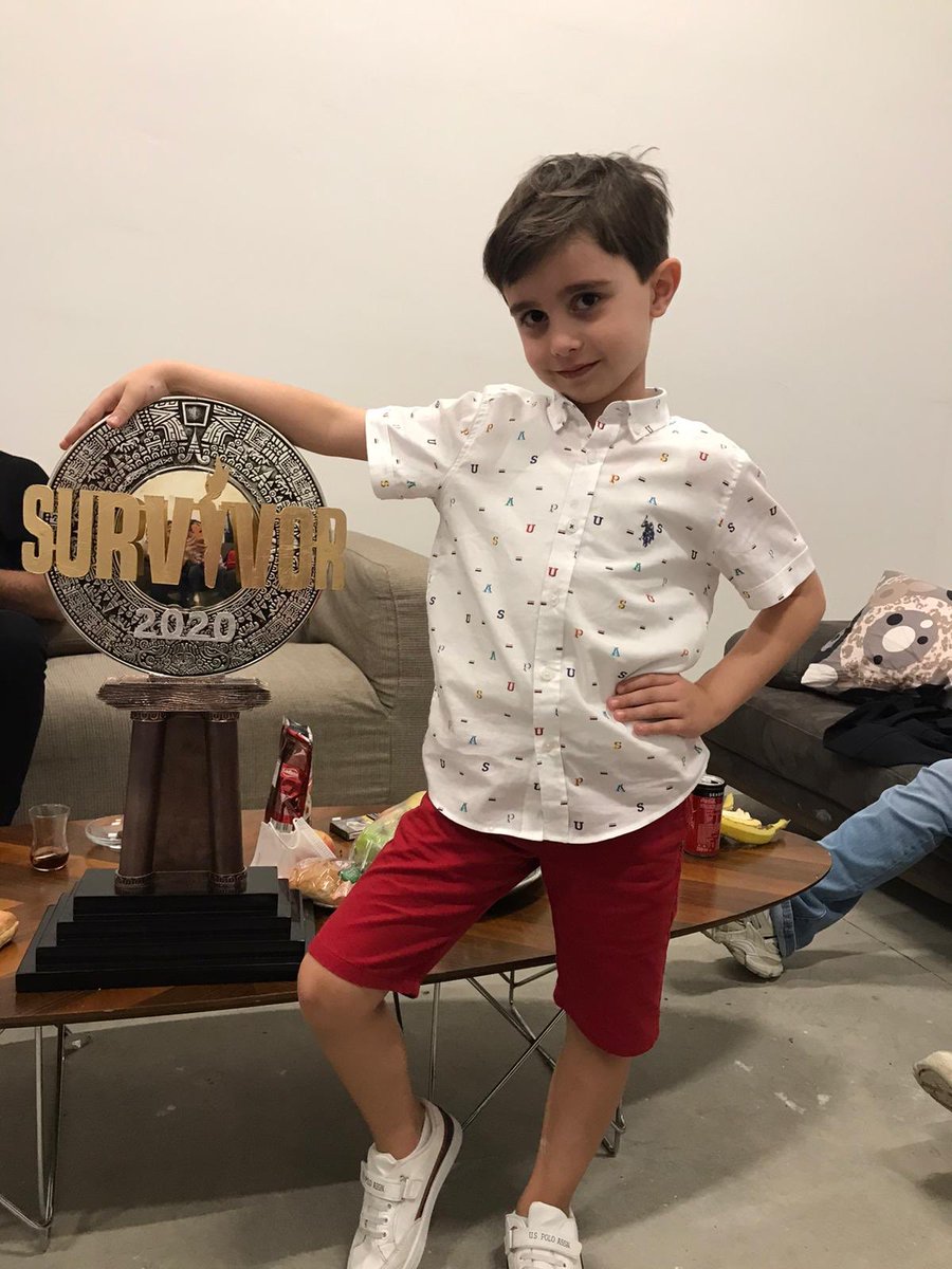 Ve dayısı Mert’e sözünü tutarak kupayı ona getirdi! 😍♥️

SözümüzüTuttuk ŞampiyonCemal