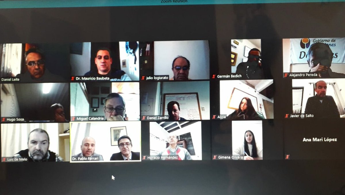 Plenario nacional virtual, se desarrolló hoy con directores de deporte de todo el país y participación de autoridades nacionales de <a href="/UyDeporte/">Secretaría Nacional del Deporte</a> Dres. <a href="/ferraripabloUY/">Dr. Pablo FERRARI</a> y @dr_lorente intercambiando sobre reglamentación de la nueva ley del deporte <a href="/cintendentesuy/">Congreso de Intendentes</a> @ProfDanielLeite