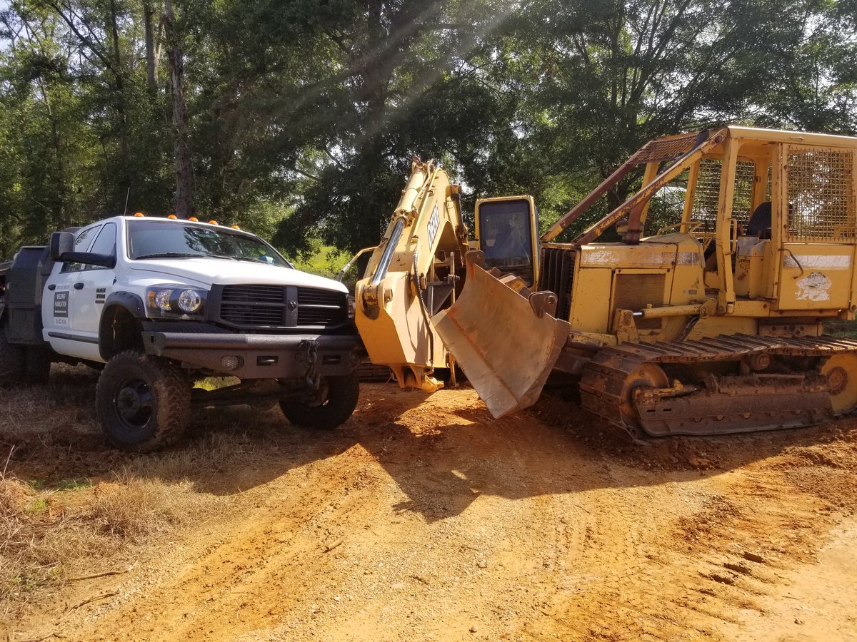 SteelMyDreams's tweet photo. Used the #megacab and a #dozer to push it together! Whatever it takes! #welding #weldlife #weldred #lincoln #lincolnwelders #repair #heavyequipment #mobile #mobilerepair #repair #excavator #johndeere #heavyduty #cummins #dodge #ram #hot #bluecollarlife #bluecollar https://t.co/31syLpwsjl