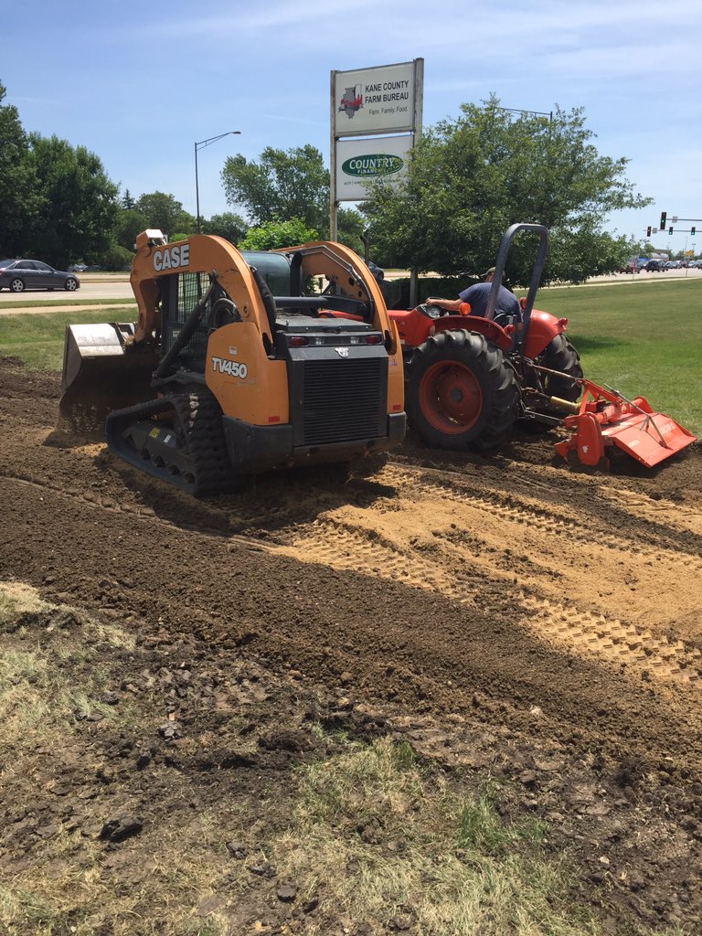 Come help us plant a pollinator garden! 1 out of 3 bites of food depends on pollinators. 9–5 Saturday &amp; 12–3 Sunday. Free lunch &amp; tshirt on Sat. 2N710 Randall Rd. 
<a href="/ILFarmBureau/">Illinois Farm Bureau</a> #pollinators #gardening #agriculture